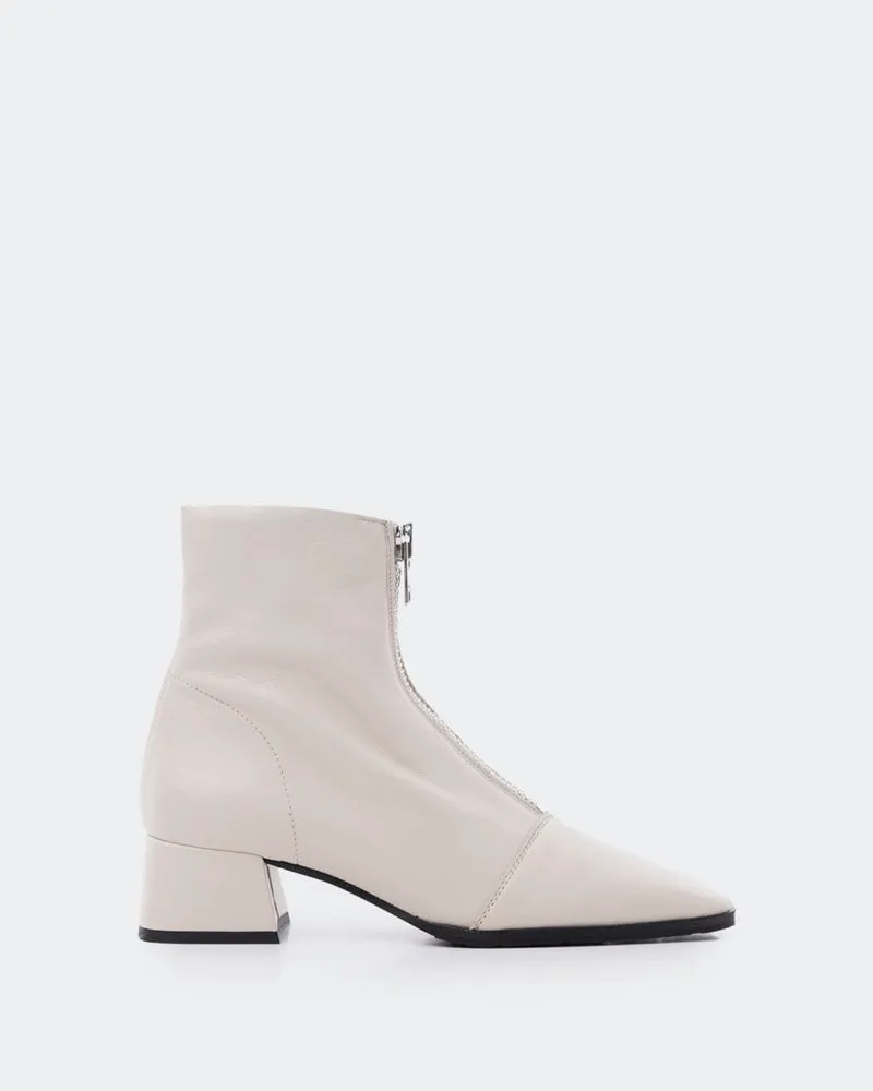 Fleetwood Off White Leather