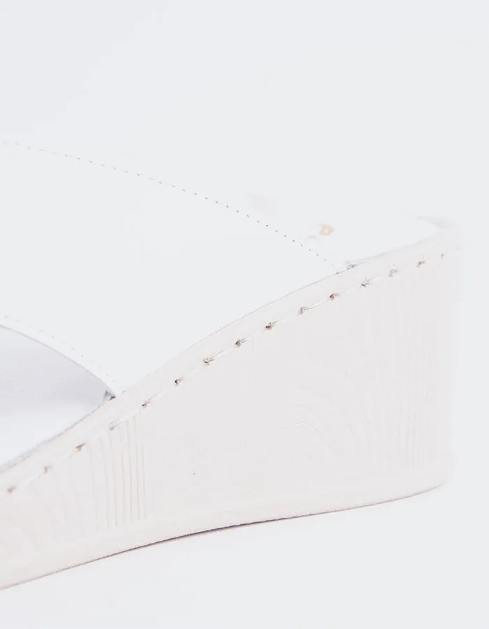 Govina White Leather