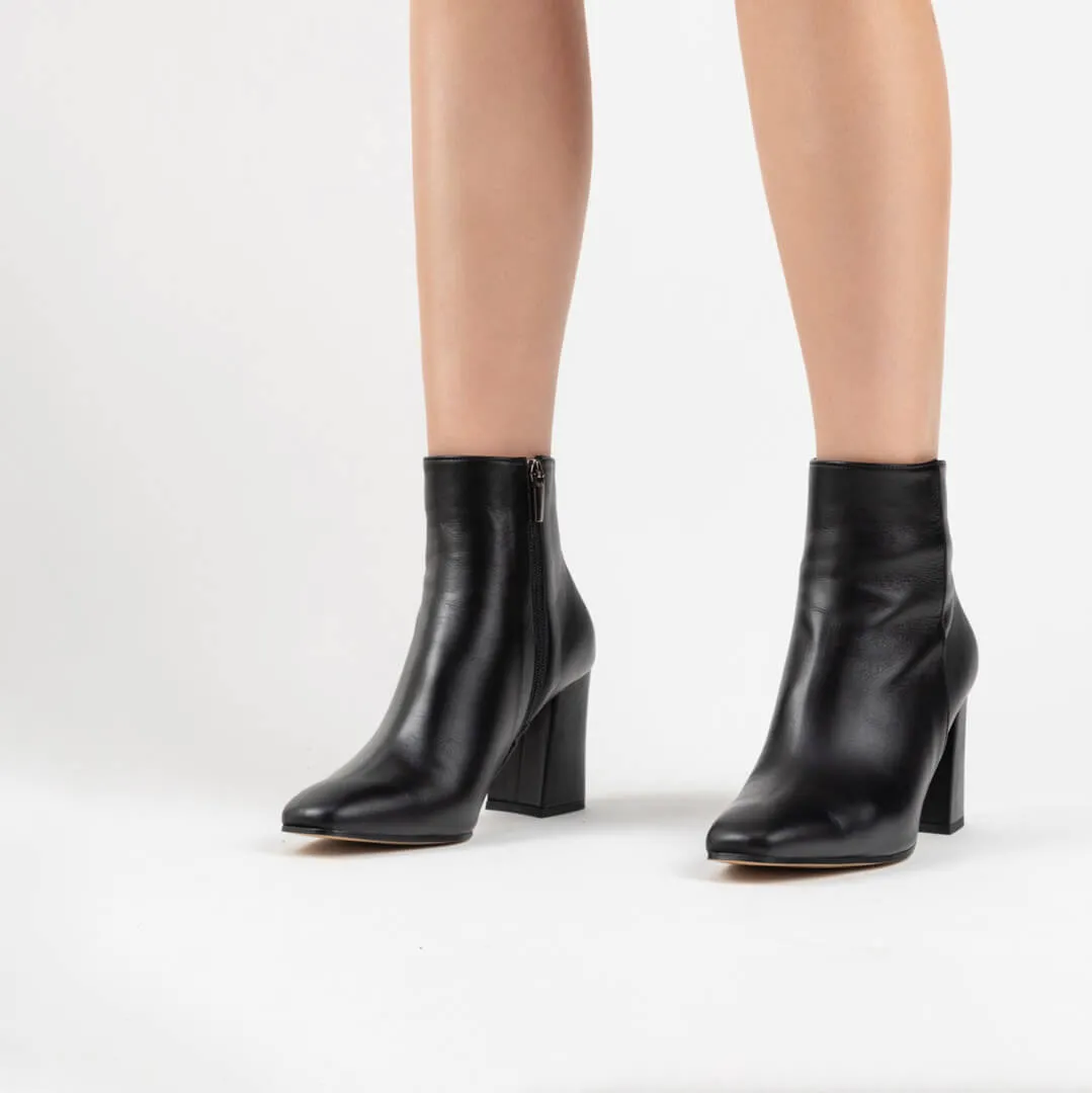 *UK size 13 - IVY - black, 8cm heels